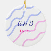 おシンプルミニマル客様のカップル名を追加する市区町村名文字 セラミックオーナメント (裏面)