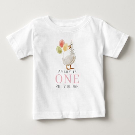 おバカなガチョウ ピンクの女の子 1歳の誕生日 ベビーTシャツ (正面)