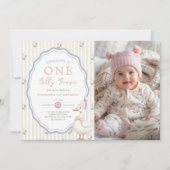 おバカなヒヨコちゃんの花柄1歳誕生日写真 招待状 (正面)