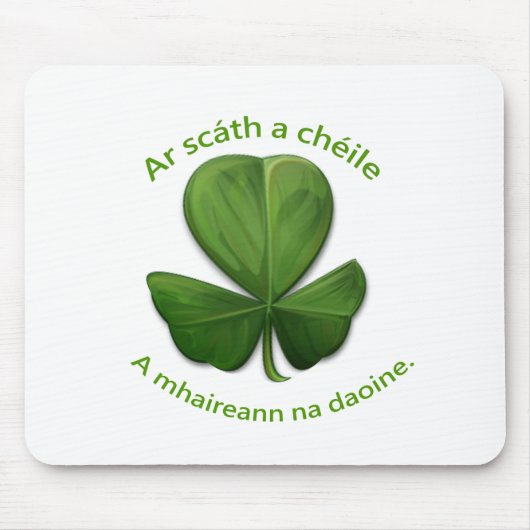 お互いの避難所の中生き延び マウスパッド (正面)