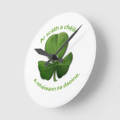 お互いの避難所の中生き延び ラウンド壁時計 (傾斜)