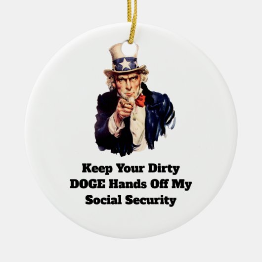 お保前の汚い犬が私の社会保障を引き離す セラミックオーナメント (正面)