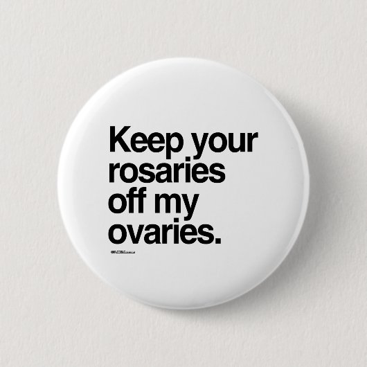お保前の病院は私の卵巣から 缶バッジ (正面)