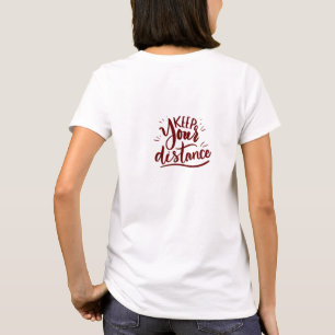 「お保前の距離」のレタリングTシャツ Tシャツ