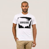 お兄さんは買物をするのを見ています Tシャツ (正面フル)