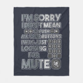 お前のボタンを押すつもりでなくてごめんね フリースブランケット (正面)