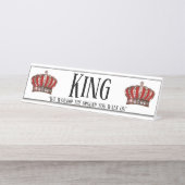 『お前の歩く地面を祈る』 – キング デスクネームプレート (正面)