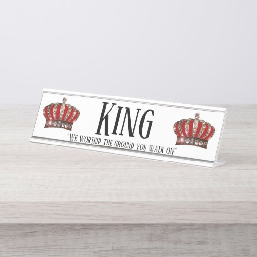『お前の歩く地面を祈る』 – キング デスクネームプレート (正面)