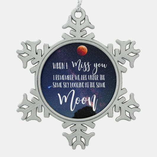 お前の遠恋しく思い家族の月 スノーフレークピューターオーナメント (正面)