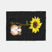 『お前は俺のサンシャイン・ヒマワリモルモット』 フリースブランケット (正面(横))