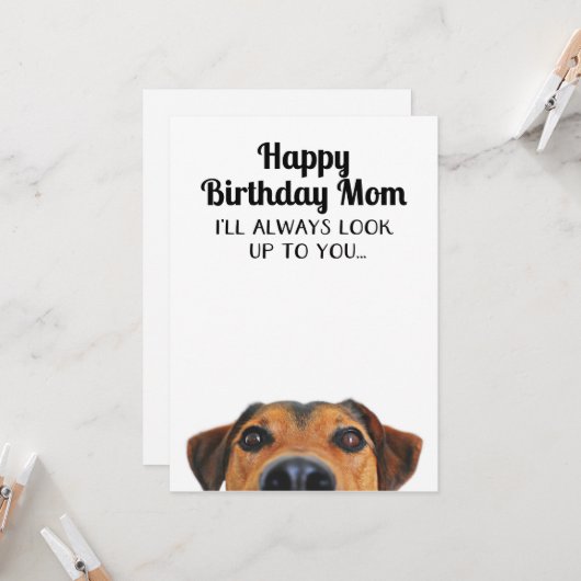 お前を見上げるおもしろい誕生日ママのカード カード (正面/裏面インサイチュ)