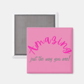 お前向き前が女の子に変わるだけでピンクはすごい マグネット (正面/裏面)