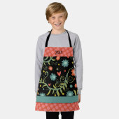 お名前スタイリッシュ花ピンク色のドットのインスピレーション エプロン (着用した状態)