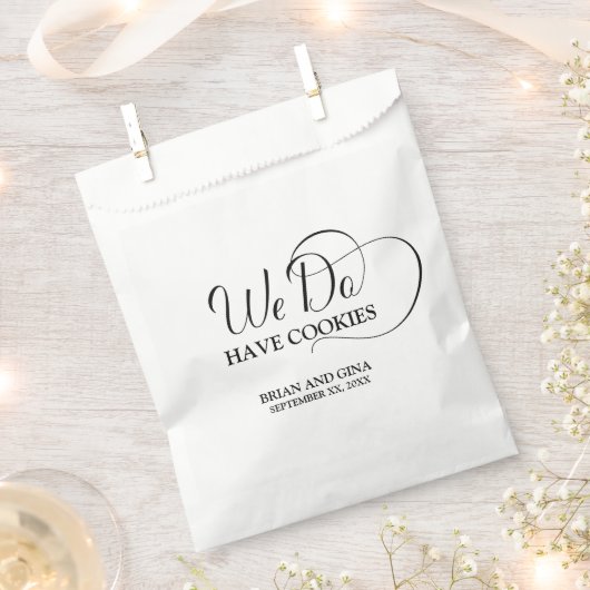 お名前入りのクッキーもご用意しています フェイバーバッグ (クリップ留めされた状態)