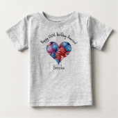 お名前入り7月4日バルーン ハート 3ヶ月 - 24ヶ月 ベビーTシャツ (正面)