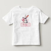 お名前入り イースターバニー ピンクのガム トドラーTシャツ (正面)