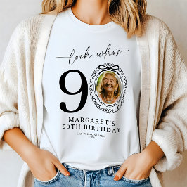 お名前入り「誰が90歳?」フォトバースデーTシャツ トライブレンドTシャツ
