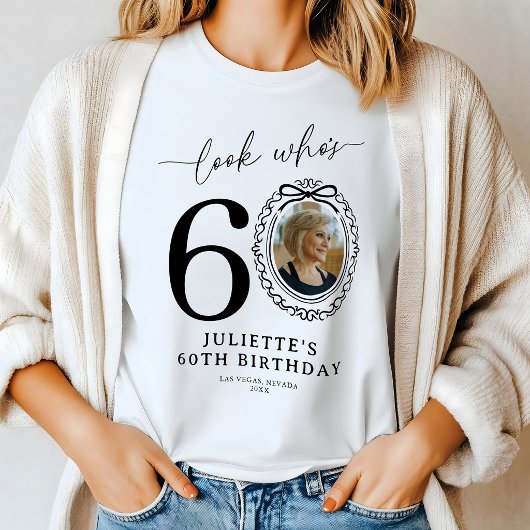 お名前入り「Look Who's 60」60歳の誕生日フォトTシャツ トライブレンドTシャツ