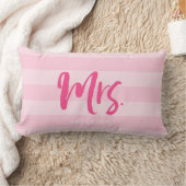 お名前入り Mrs おしゃれピンクストライプ ランバークッション (ブランケット)