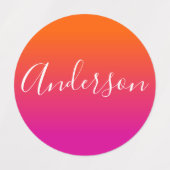 お名前 |オレンジ/ピンクのグラデーションの白いスクリプト ラベル (デザイン2)