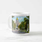 お土産マグカップ – Cheyenne, Wyoming コーヒーマグカップ (正面左)