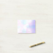 お好きなメッセージをモダンなイリデッセント背景に ポストイット (デスク上)