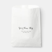 お好みのイベントに合わせてカスタマイズされた、シンプルでおしゃれなホワイトギフトバッグ フェイバーバッグ (正面)
