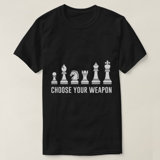 お好みの武器をチェキっと!おもしろチェスデザイン Tシャツ (デザイン正面)