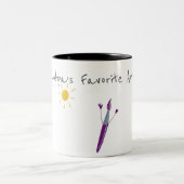 お子様のおじいちゃんのアートワーク ツートーンマグカップ (中央)