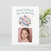 お子様の写真入り7歳の誕生日バルーン 招待状 (スタンド正面)