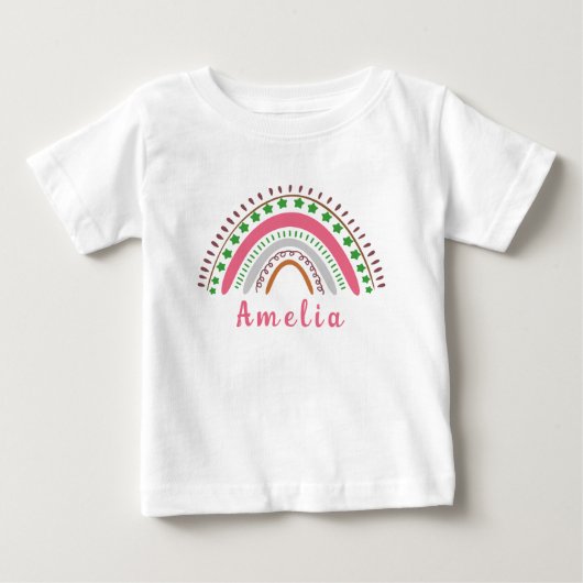 お子様の名前が入った遊び心あふれるボヘミアンレインボー ベビーTシャツ (正面)