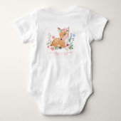 お子様の名前を入れて デアの素敵な花咲く日のカスタマイズギフト ベビーボディスーツ (裏面)