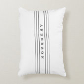 お客様のカスタム文字とモダンストライプ |黒と白 アクセントクッション (正面(垂直))
