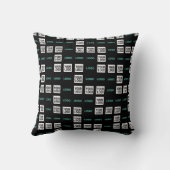 お客様のロゴまたはイメージ | ジグザグパターン（2枚の画像） クッション (裏面)