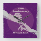 お客様の記念日ロマンチックなカップルが手を握って スクエア壁時計 (正面)