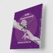 お客様の記念日ロマンチックなカップルが手を握って スクエア壁時計 (傾斜)