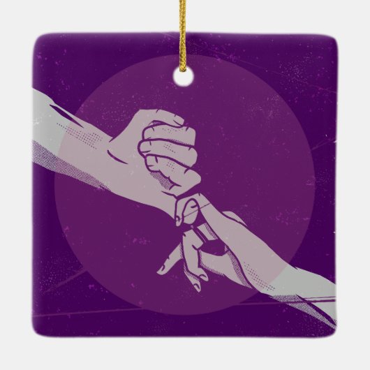 お客様の記念日ロマンチックなカップルが手を握って セラミックオーナメント (裏面)