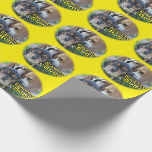 お尻のビーグル犬の子犬のお尻の本質をくんくんかいでいる犬 ラッピングペーパー (角)