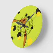 お尻の緑と黒の幾何学円パターン ラウンド壁時計 (傾斜)