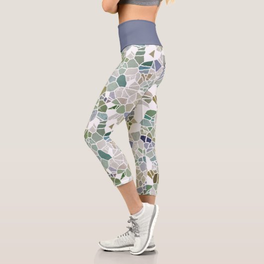 お尻ティール(緑がかった色)ブルーグレーブラックテラゾモザイクアートプリント カプリレギンス (左)