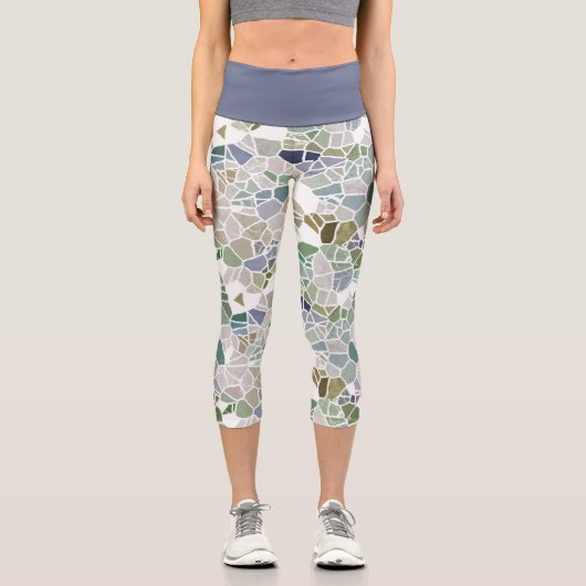 お尻ティール（緑がかった色）ブルーグレーブラックテラゾモザイクアートプリント カプリレギンス (正面)