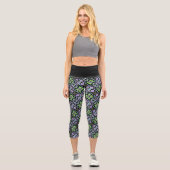 お尻ライトブルーピンクパープルライムグリーントライバルアート カプリレギンス (正面)