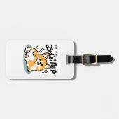 お尻最初に、レッツ昼寝 – かわいいコーギお尻漫画 ラゲッジタグ (正面横)