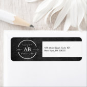 お尻&エッジモノグラムの黒い木に矢印を付けたロゴ ラベル (インサイチュ)