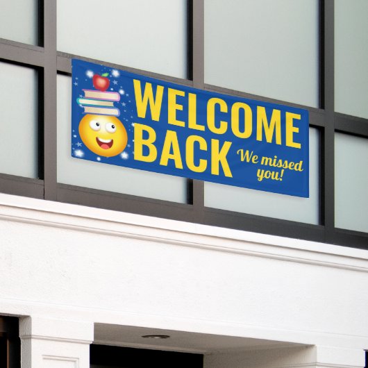 お帰りなさ恋しく思い学生校のバナー 横断幕 (ビルの外側)