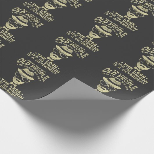 お年おもしろい寄りの人が祖父母をからかう ラッピングペーパー (角)