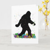 お年をサスクワッチ探しで迎える カード (黄色い花)