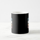 お年寄りと同じ年齢になるのは変な感じ コーヒーマグカップ (中央)