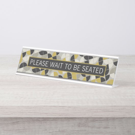 お待ち下さい – MCMパターン金ゴールドトープ デスクネームプレート (正面)