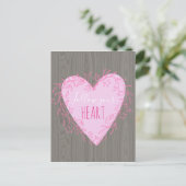 お後を追いのハートかわいいピンクのドードルハートオンウッド ポストカード (スタンド正面)